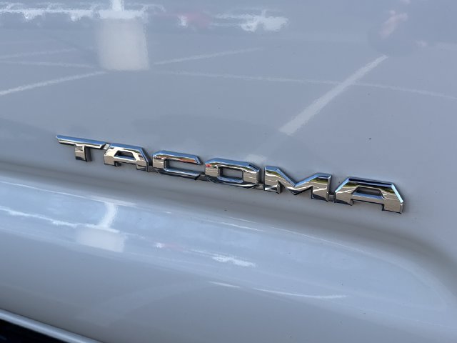 Certified 2023 Toyota Tacoma Limited AWD/4WD image 13
