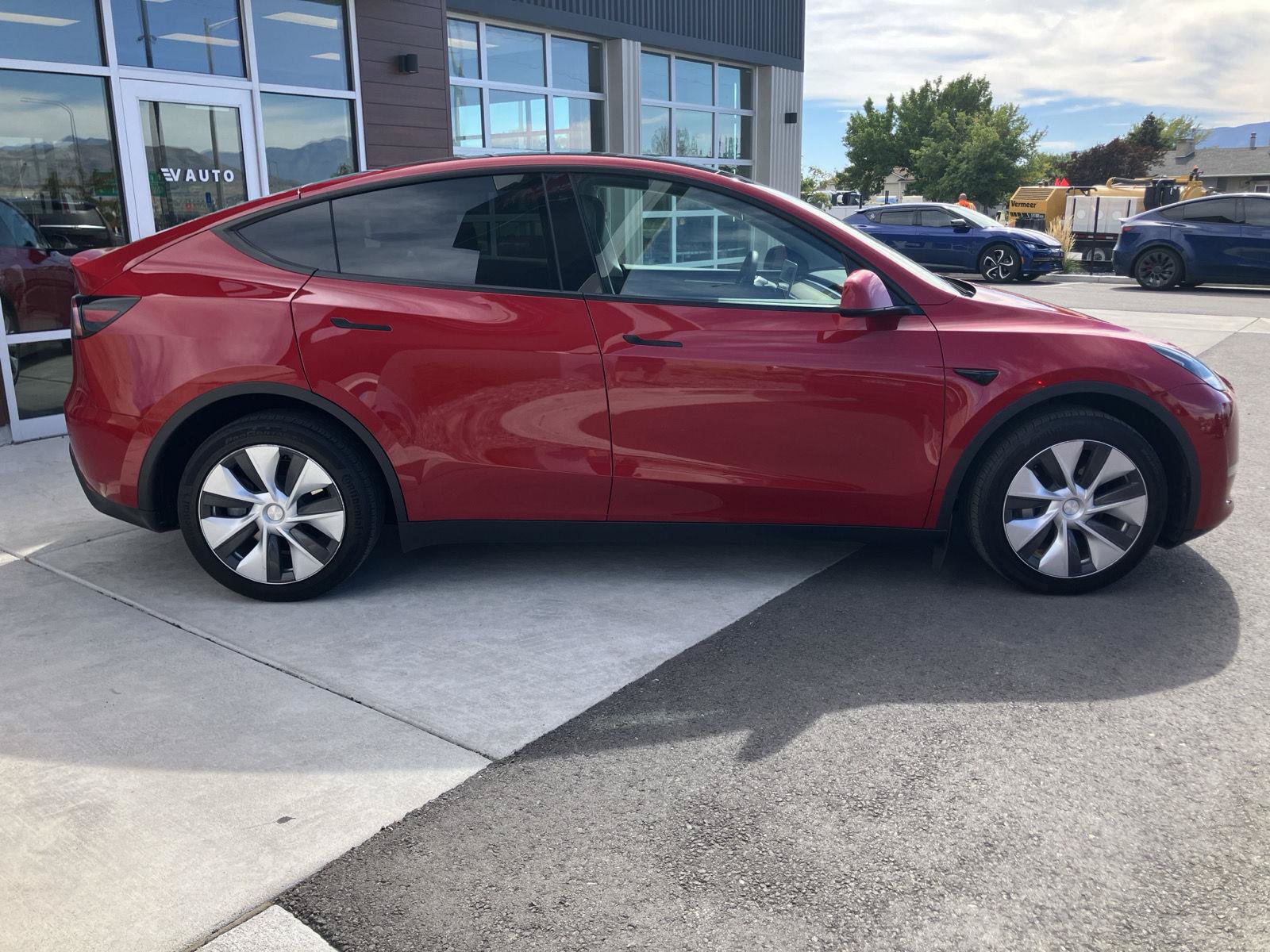 Used 2023 Tesla Model Y Long Range AWD/4WD image 9