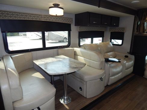 Used 2018 Ford E-450 and Econoline 450 Super Duty w/ Motorhome Prep Package RWD image 50