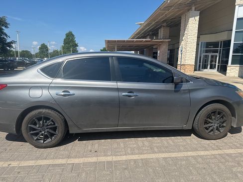 Used 2019 Nissan Sentra S FWD image 4