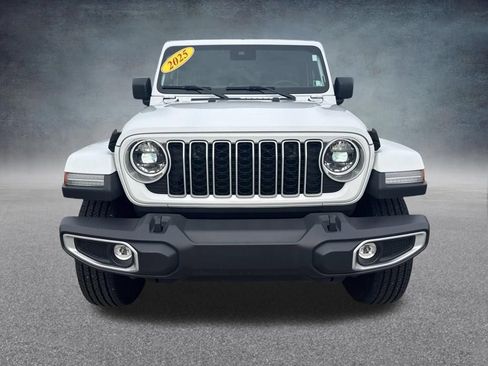 Used 2025 Jeep Wrangler Unlimited Sahara w/ Safety Group AWD/4WD image 5