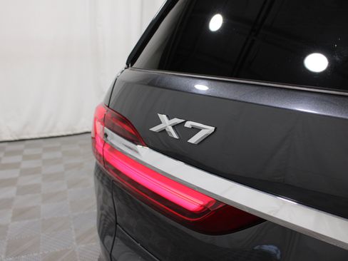 Used 2022 BMW X7 xDrive40i w/ Premium Package AWD/4WD image 40
