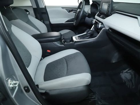 Certified 2020 Toyota RAV4 XLE image 34