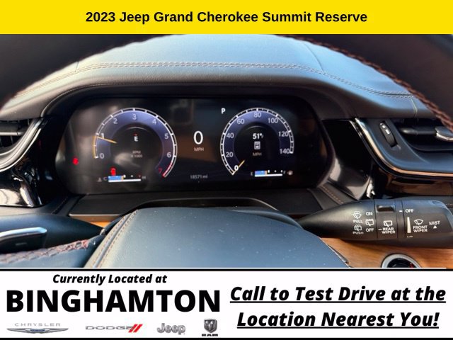 Used 2023 Jeep Grand Cherokee Summit AWD/4WD image 19