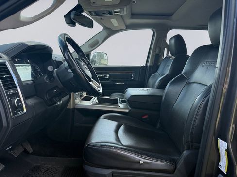 Used 2014 RAM 2500 Laramie w/ Convenience Group image 10