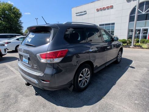 Used 2014 Nissan Pathfinder SV AWD/4WD image 3