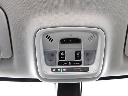 Used 2018 Chevrolet Traverse Premier w/ Driver Confidence II Package image 20