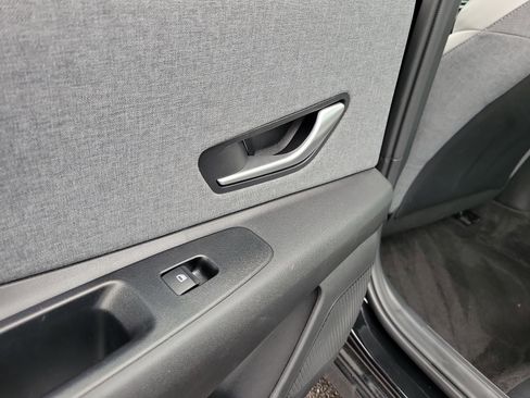 Used 2023 Hyundai Elantra Limited w/ Cargo Package image 13