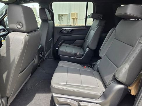 New 2026 Chevrolet Suburban LT w/ Comfort Package AWD/4WD image 7