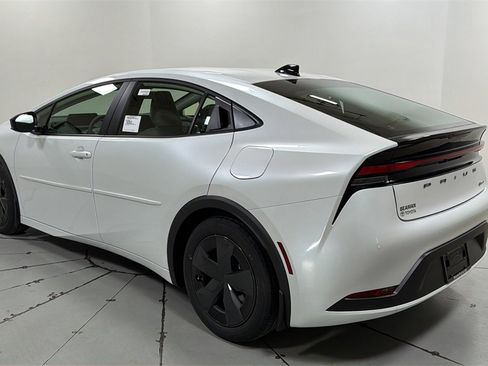 New 2026 Toyota Prius LE image 7