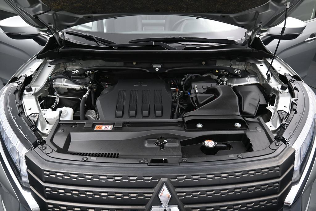 Used 2025 Mitsubishi Eclipse Cross SE AWD/4WD image 38