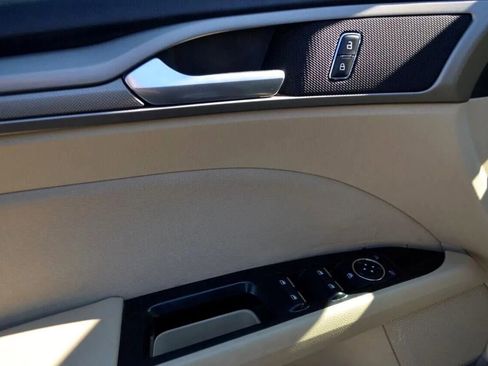 Used 2013 Ford Fusion SE image 24