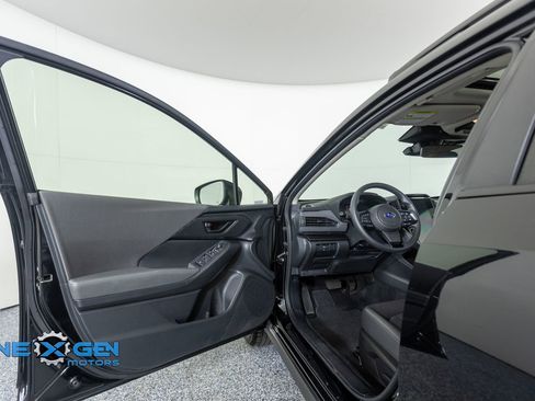 Used 2025 Subaru Crosstrek 2.0i Premium AWD/4WD image 9