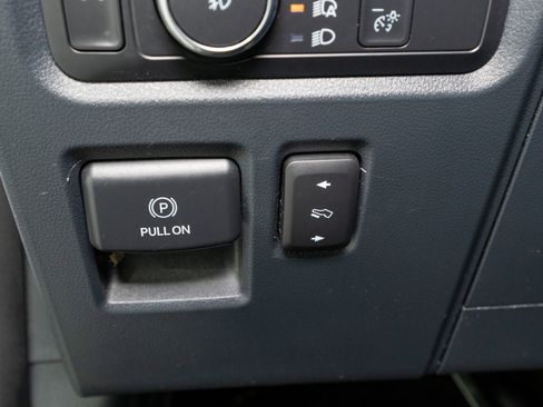 Used 2022 Ford F150 Lariat w/ Equipment Group 502A High image 39