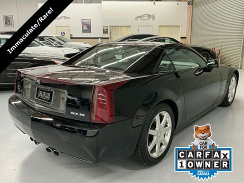 Used 2005 Cadillac XLR image 16