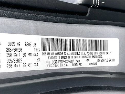 Used 2014 Jeep Grand Cherokee Limited w/ Luxury Group II AWD/4WD image 19