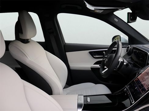 Certified 2024 Mercedes-Benz GLC 300 4MATIC image 10