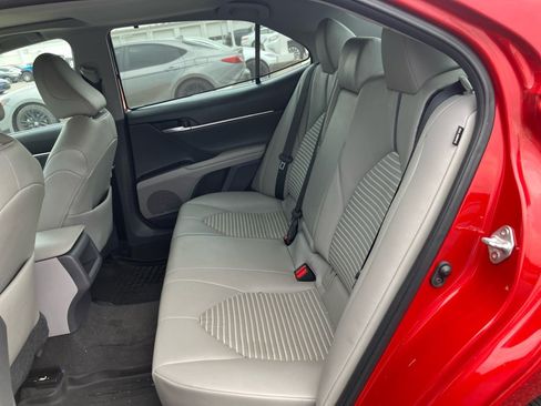 Used 2021 Toyota Camry SE FWD image 31