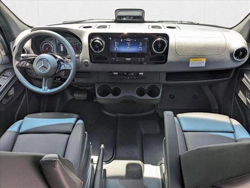 New 2025 Mercedes-Benz Sprinter 2500 image 13