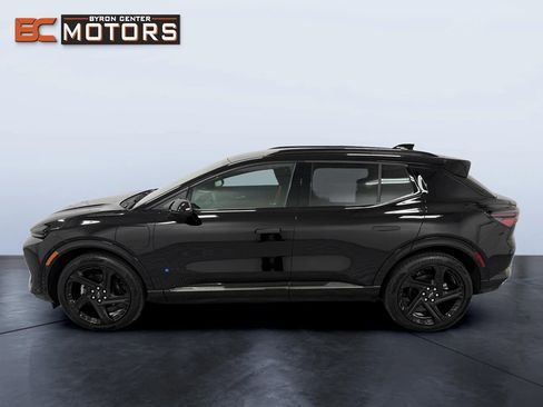 Used 2025 Chevrolet Equinox EV RS FWD image 3