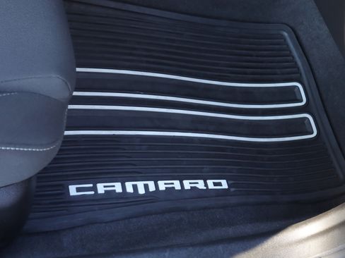 Used 2020 Chevrolet Camaro LT image 25