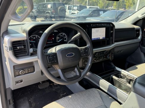 Used 2024 Ford F250 XLT AWD/4WD image 11