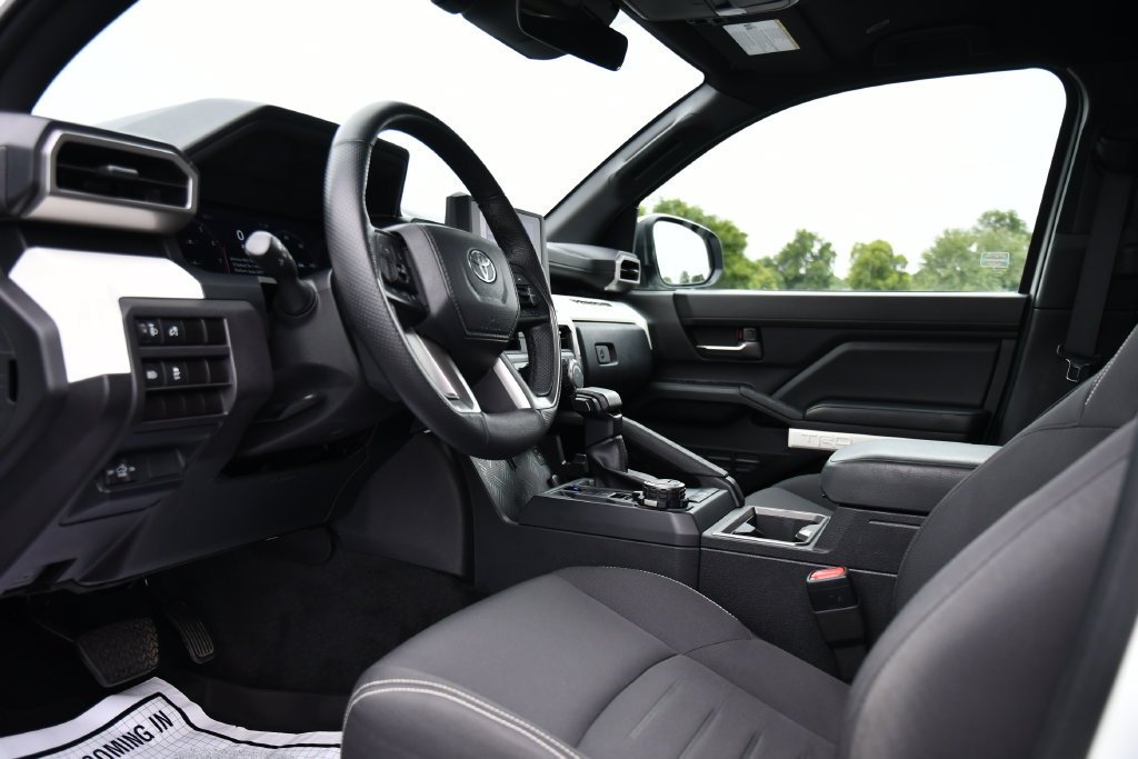 Used 2024 Toyota Tacoma TRD Off-Road AWD/4WD image 18