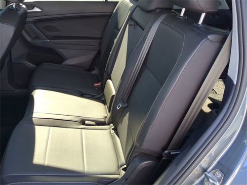 Certified 2020 Volkswagen Tiguan SE image 16