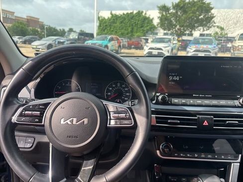 Used 2023 Kia Seltos S w/ Navigation Package image 10