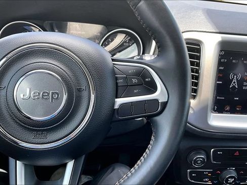 Used 2018 Jeep Compass Latitude w/ Popular Equipment Group FWD image 11