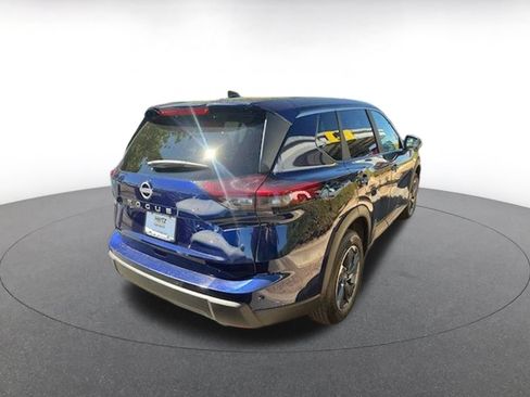 Used 2025 Nissan Rogue SV FWD image 14