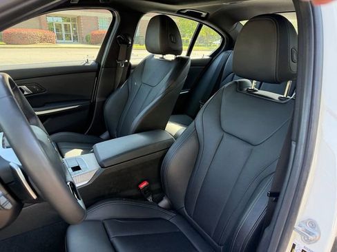 Used 2025 BMW 330i Sedan image 5