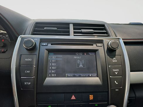 Used 2017 Toyota Camry SE FWD image 25