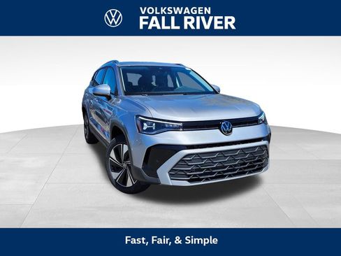 New 2026 Volkswagen Taos SE AWD/4WD image 1