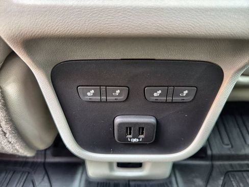 Used 2020 GMC Terrain Denali w/ Denali Premium Package FWD image 34
