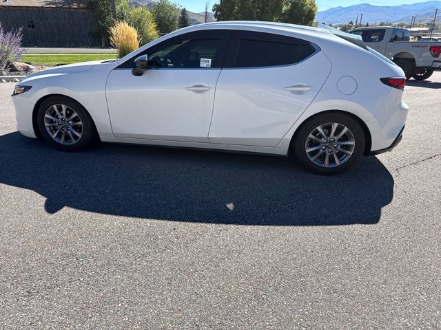 Used 2022 MAZDA MAZDA3 s FWD image 3