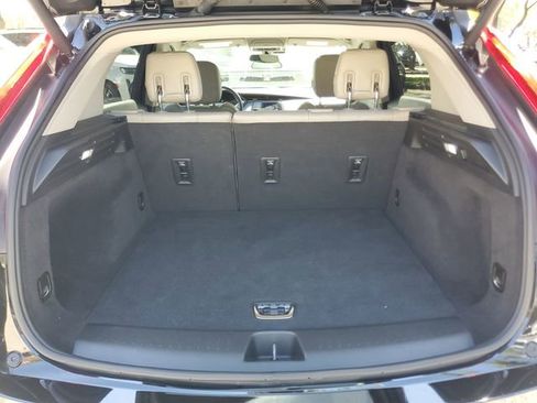 Certified 2023 Cadillac XT4 Luxury image 9