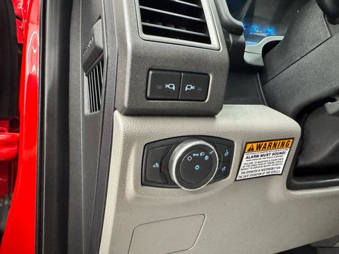 Used 2021 Ford F550 4x4 SuperCab Super Duty image 19