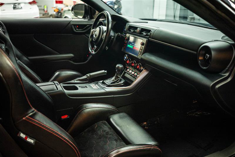 Used 2023 Toyota GR86 RWD image 11