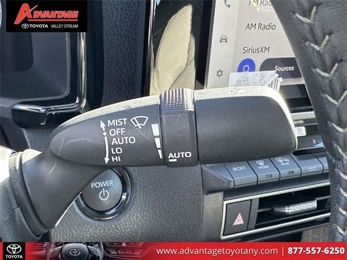 Used 2025 Toyota Camry XLE image 37