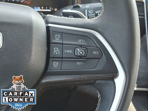 Used 2023 Jeep Grand Cherokee L Limited image 24