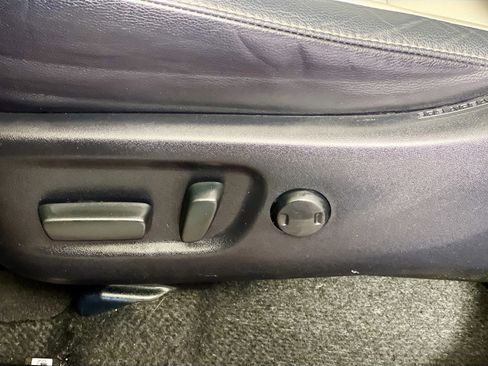 Used 2017 Toyota RAV4 Limited image 15