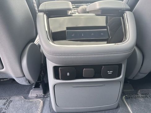Used 2024 Lincoln Navigator Black Label image 18