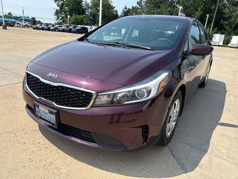 Used 2018 Kia Forte LX FWD image 2