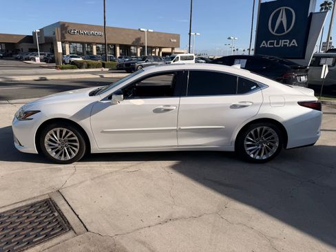 Used 2020 Lexus ES 350 w/ Accessory Package FWD image 2