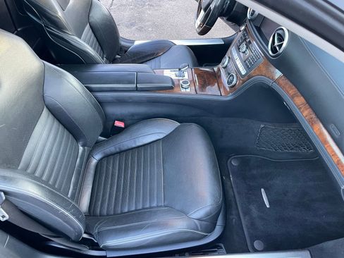 Used 2013 Mercedes-Benz SL 550 image 17
