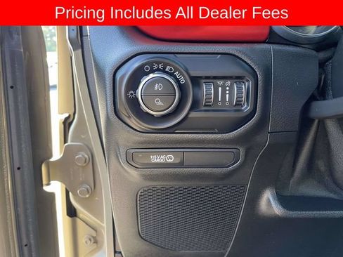 Used 2020 Jeep Gladiator Rubicon AWD/4WD image 25