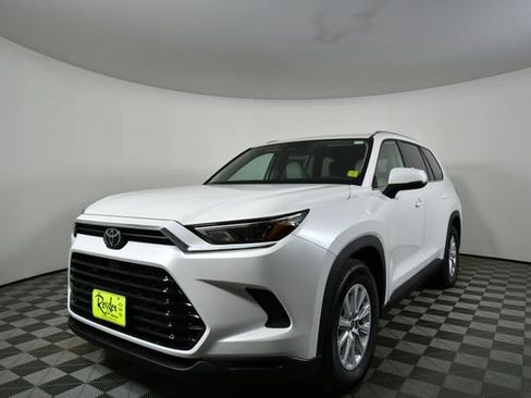 New 2026 Toyota Grand Highlander XLE image 6