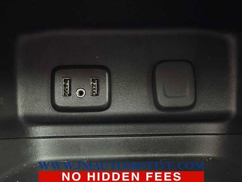 Used 2018 Chevrolet Equinox LT w/ Sun & Infotainment Package image 34