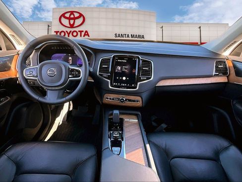 Used 2023 Volvo XC90 T8 Plus w/ Protection Package Premier image 15